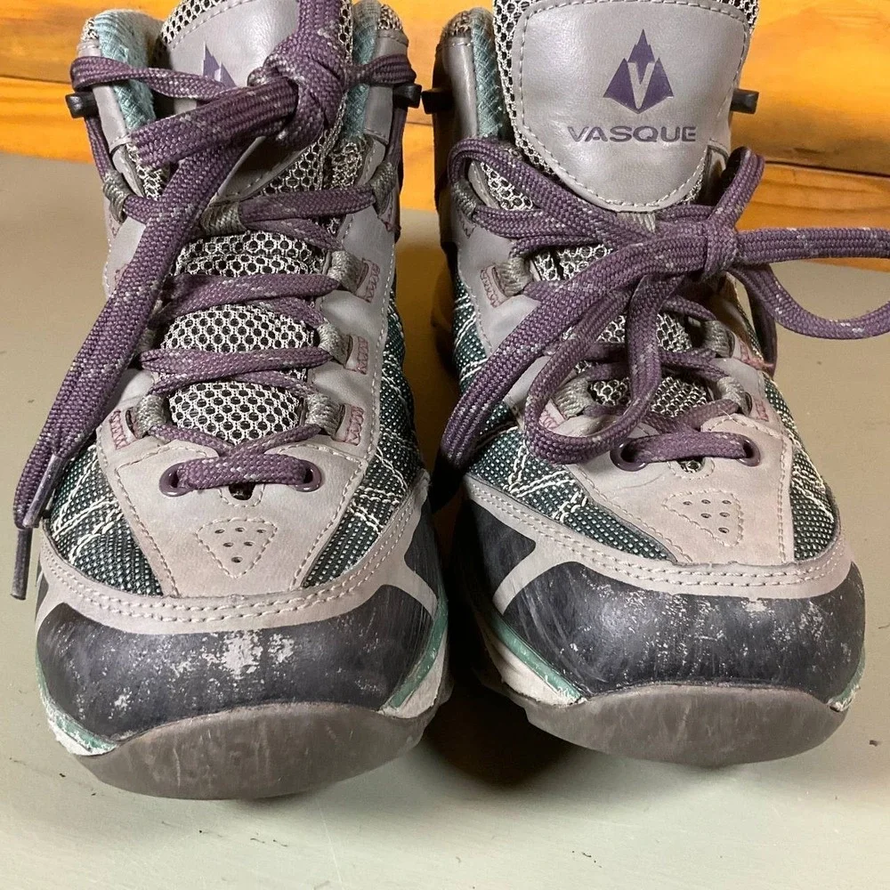Vasque Monolith UltraDry 7347 Boots Mens Size 8.5M Gray Purple Waterproof Hiking